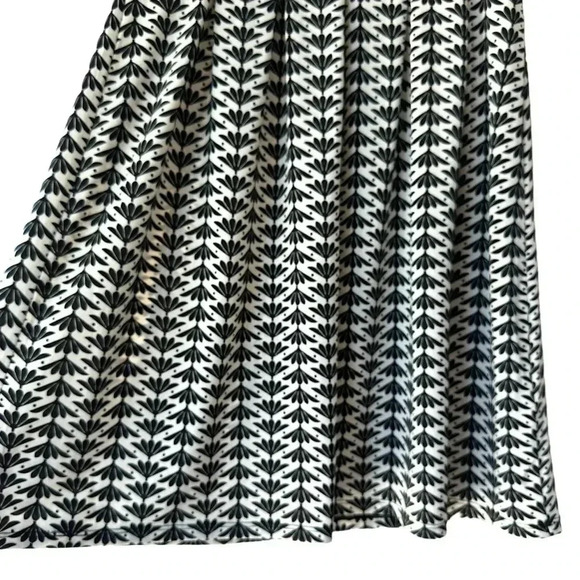 MAX STUDIO | NWOT | BLACK WHITE SLEEVELESS DRESS | SIZE: EXTRA SMALL - Picture 5 of 11